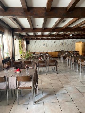 Hotel Restaurant De La Poste Saint-Colomban-des-Villards Экстерьер фото